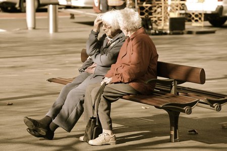 Почему может случиться запор у пожилых